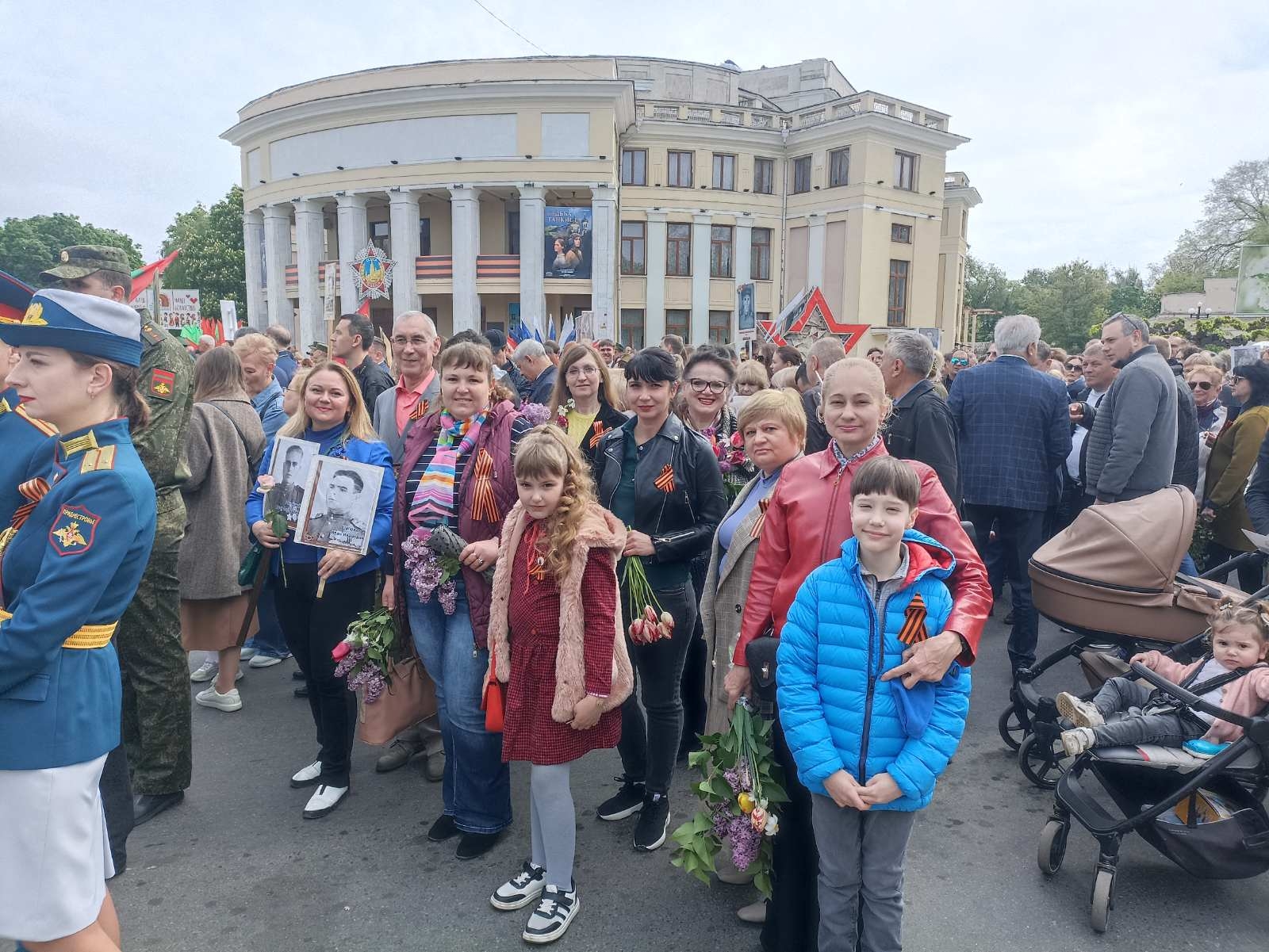 С благодарностью героям Победы